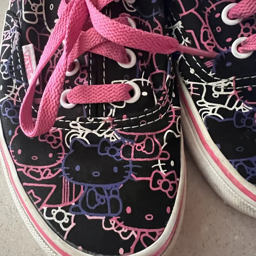 Vans Hello Kitty Shoes Women’s Size 7 Print Sneakers - Picture 1 of 6